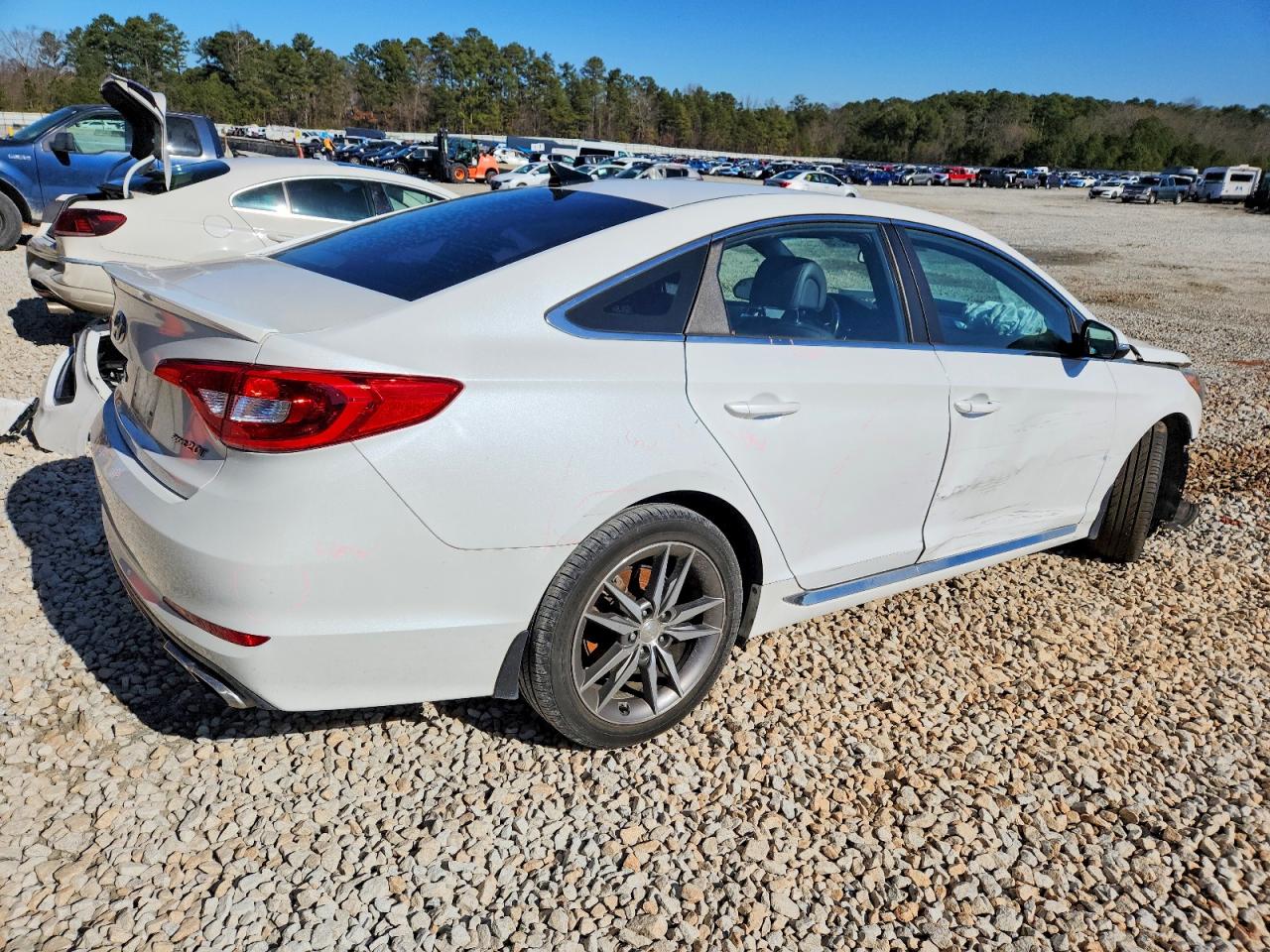 2017 HYUNDAI SONATA photo 3