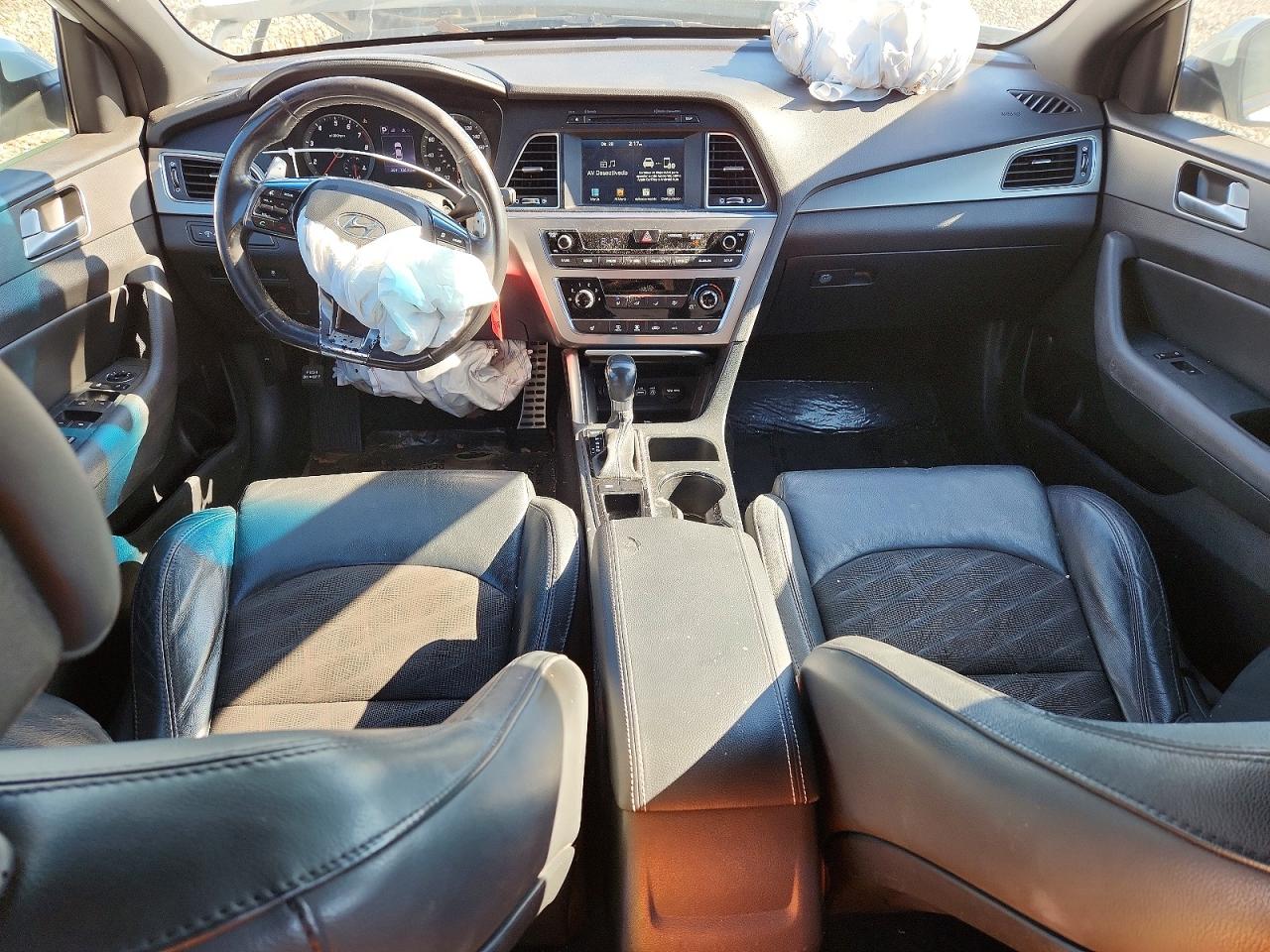 2017 HYUNDAI SONATA photo 8