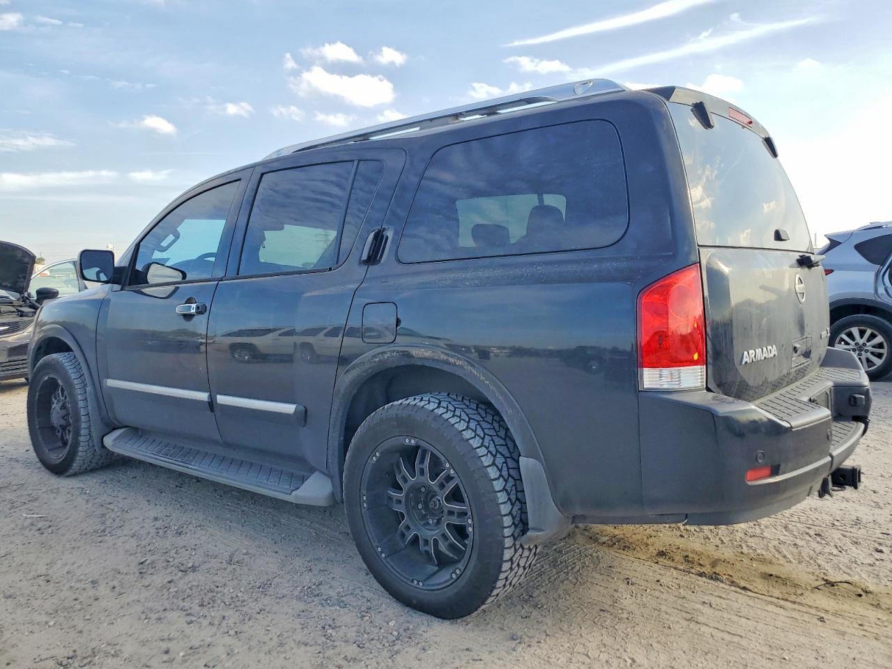 2013 NISSAN ARMADA SV photo 2