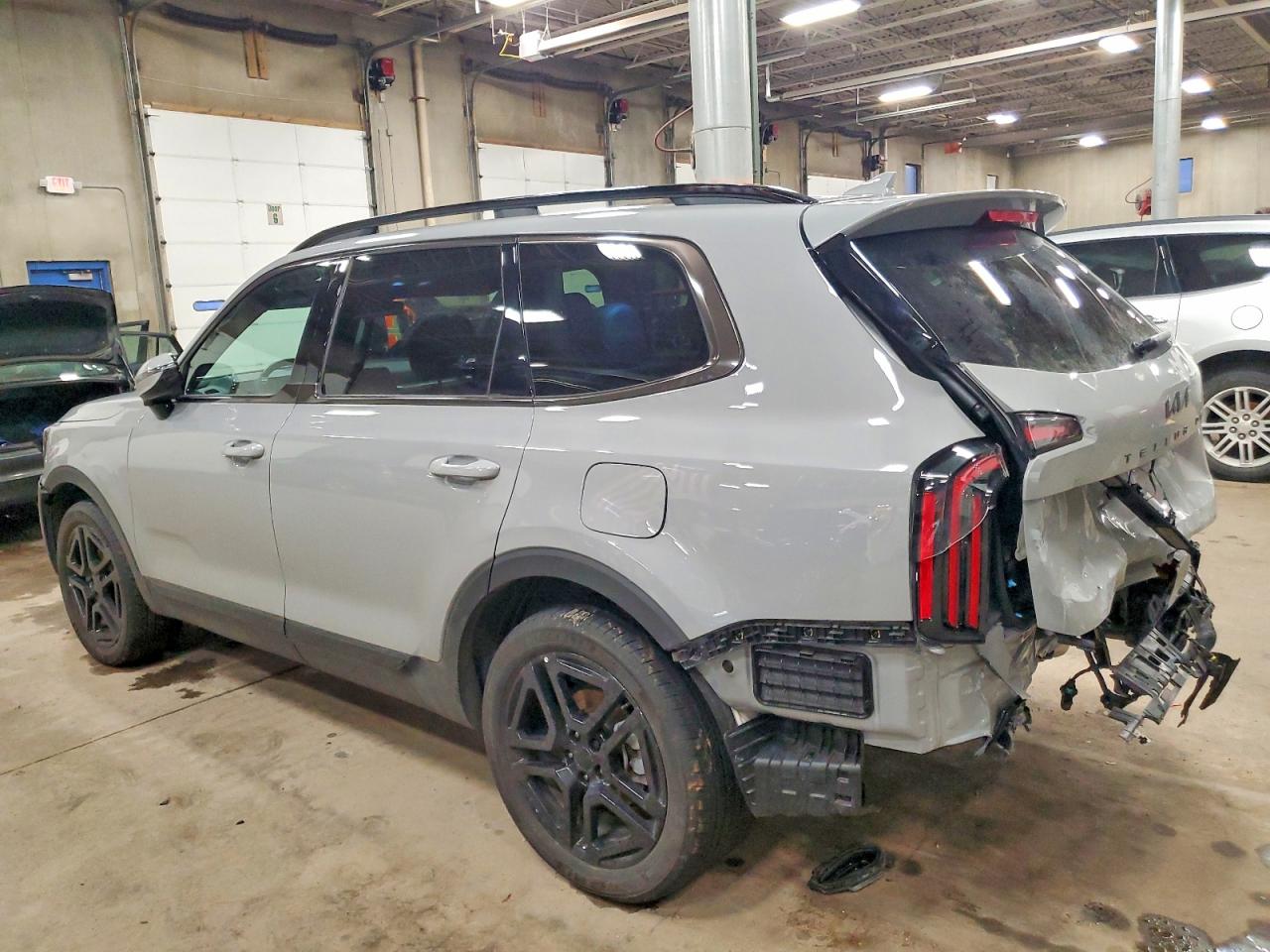 2025 KIA TELLURIDE SX photo 2