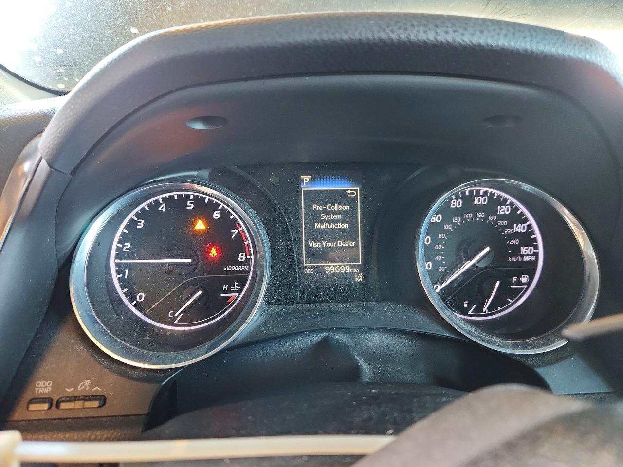 2020 TOYOTA CAMRY SE photo 9