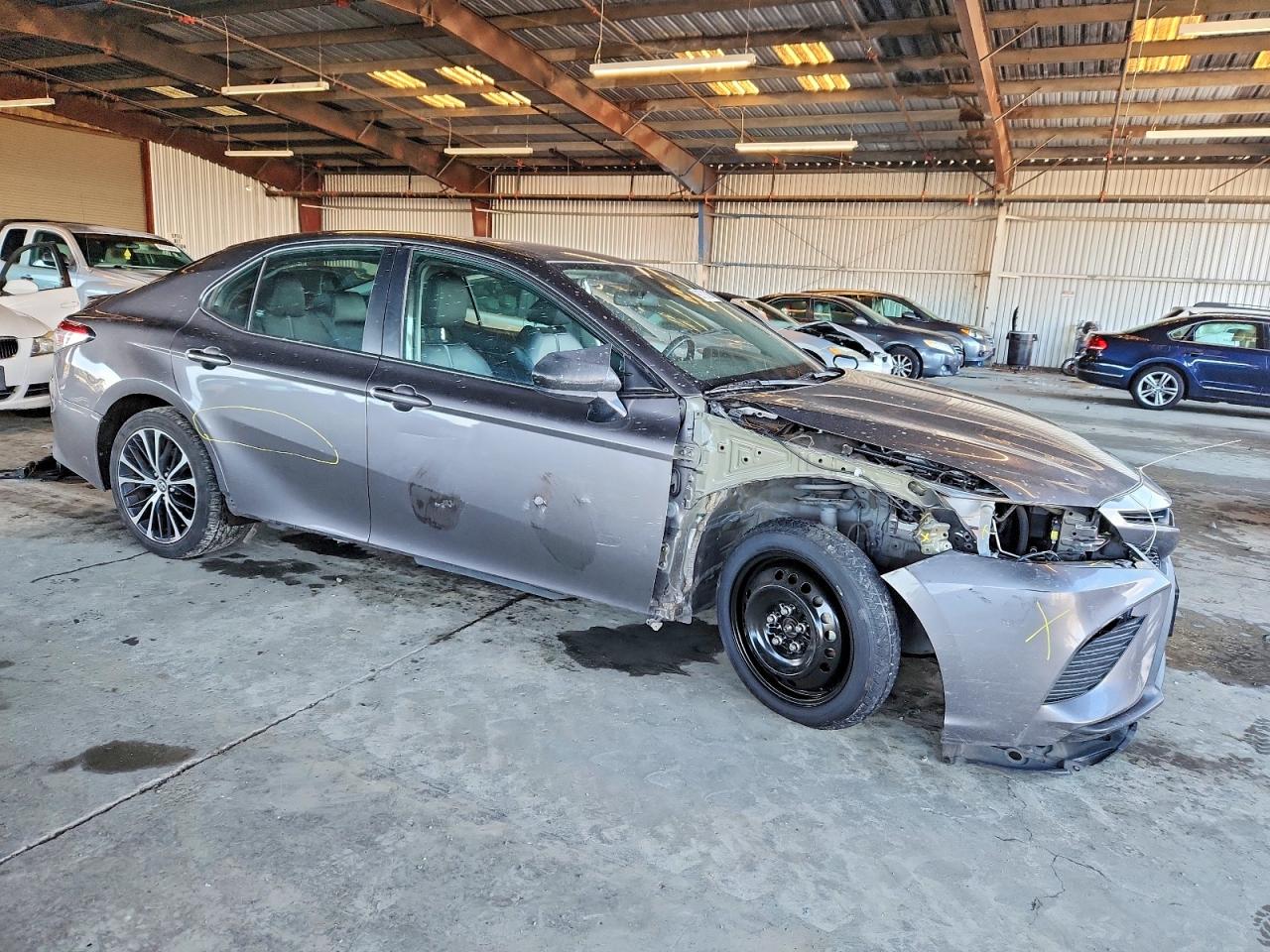 2020 TOYOTA CAMRY SE photo 4