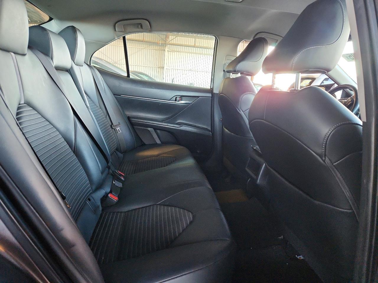 2020 TOYOTA CAMRY SE photo 10