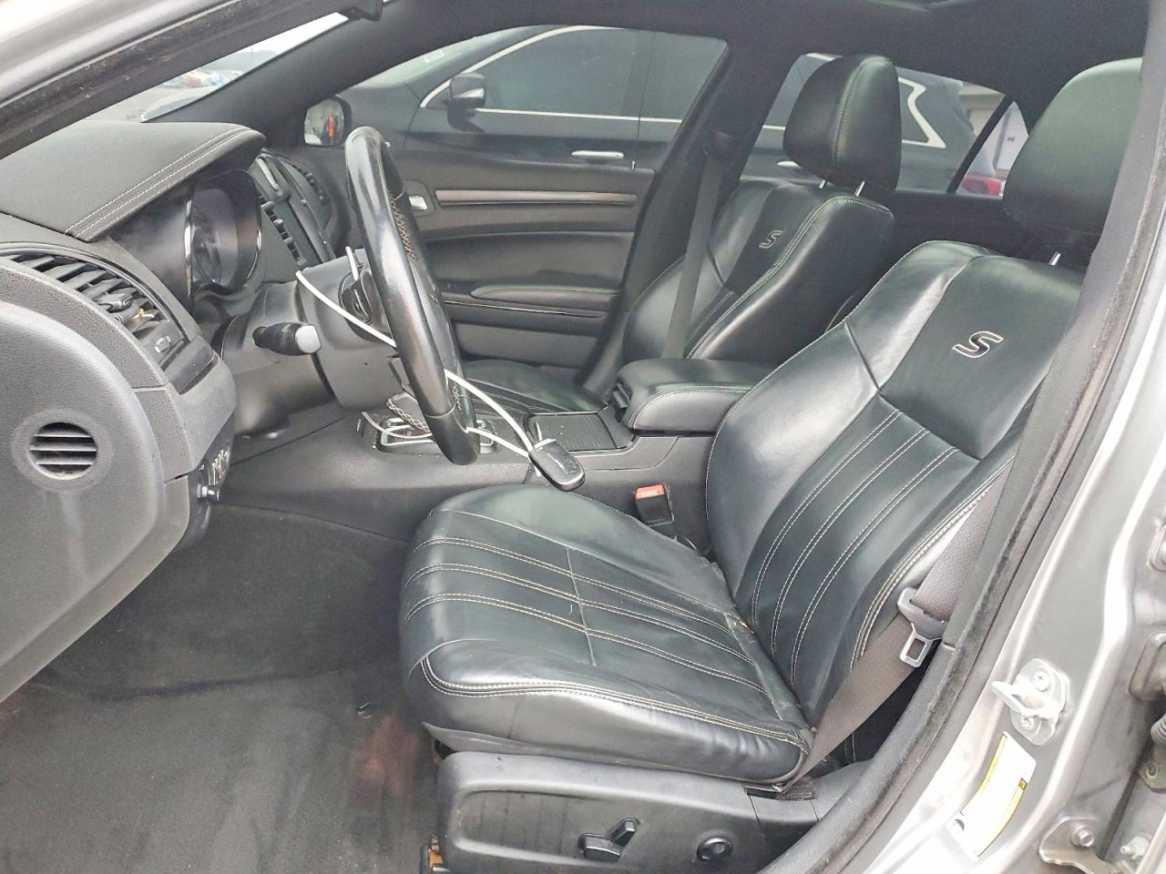 2016 CHRYSLER 300 S photo 7