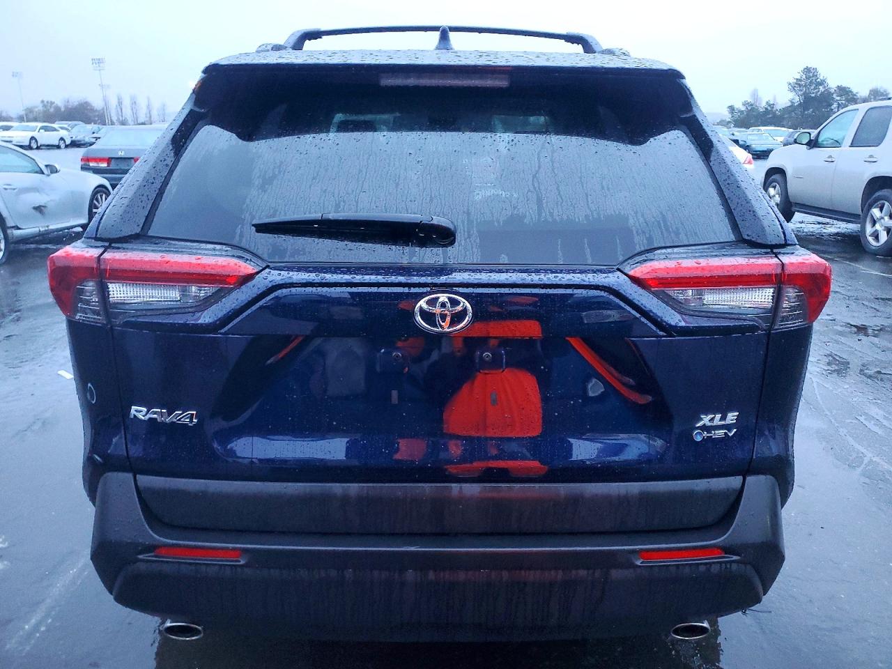 2025 TOYOTA RAV4 XLE photo 6