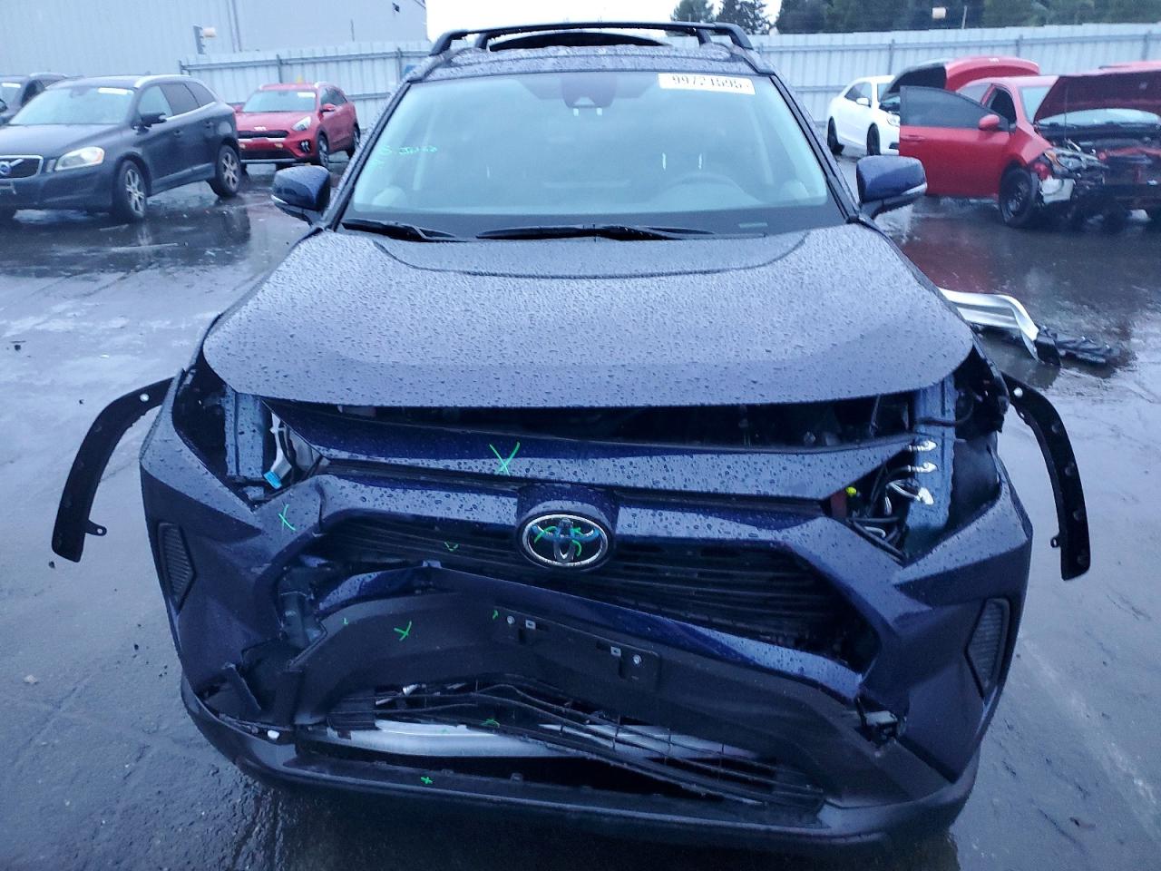 2025 TOYOTA RAV4 XLE photo 5