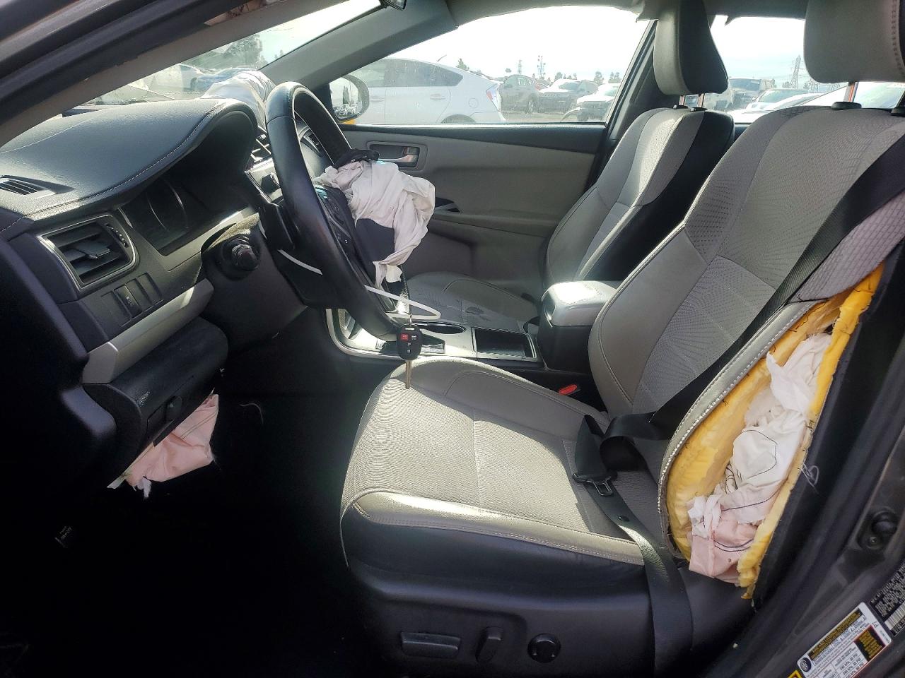 2017 TOYOTA CAMRY LE photo 7
