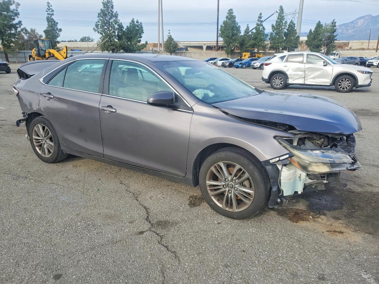 2017 TOYOTA CAMRY LE photo 4