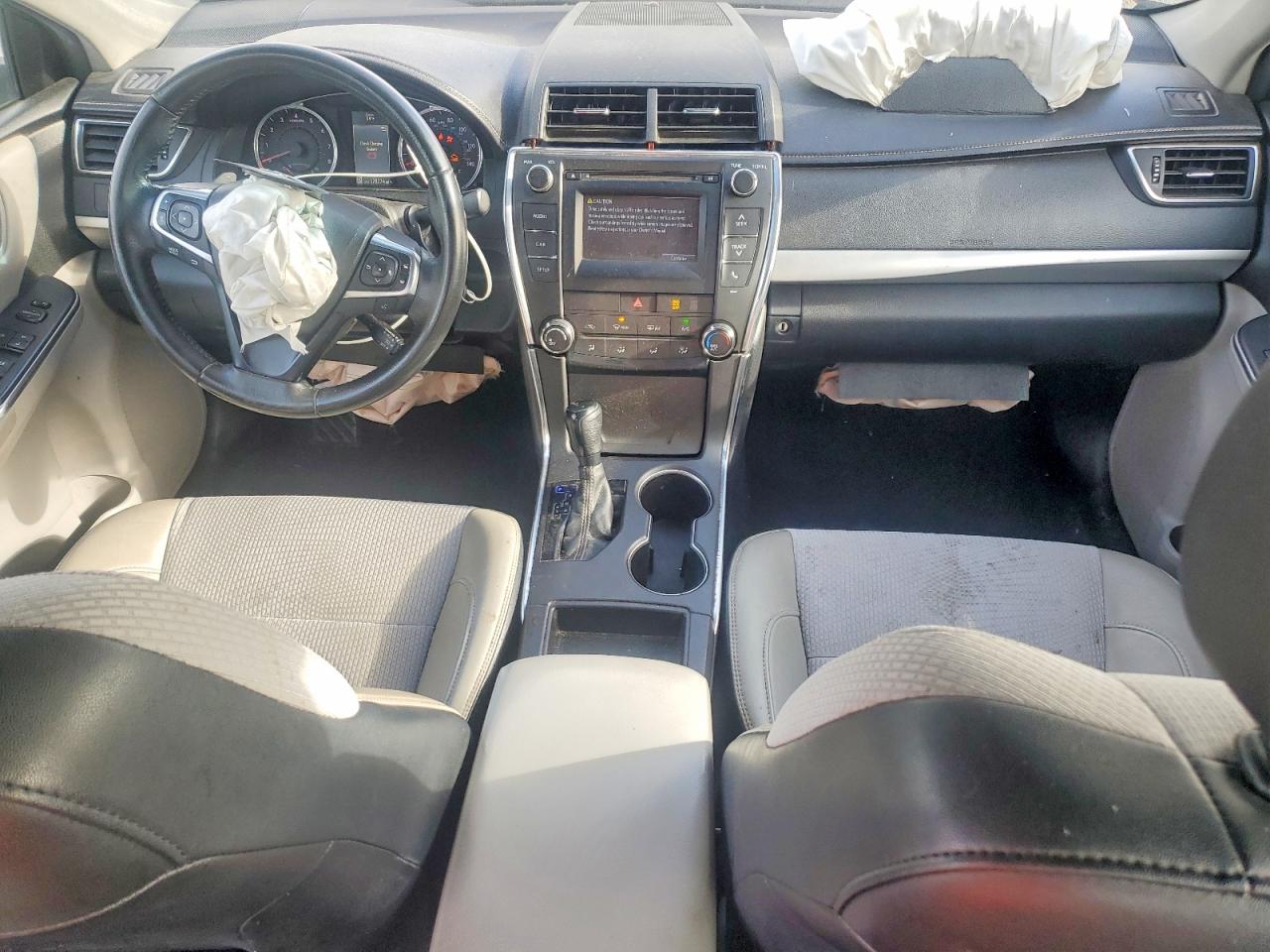2017 TOYOTA CAMRY LE photo 8