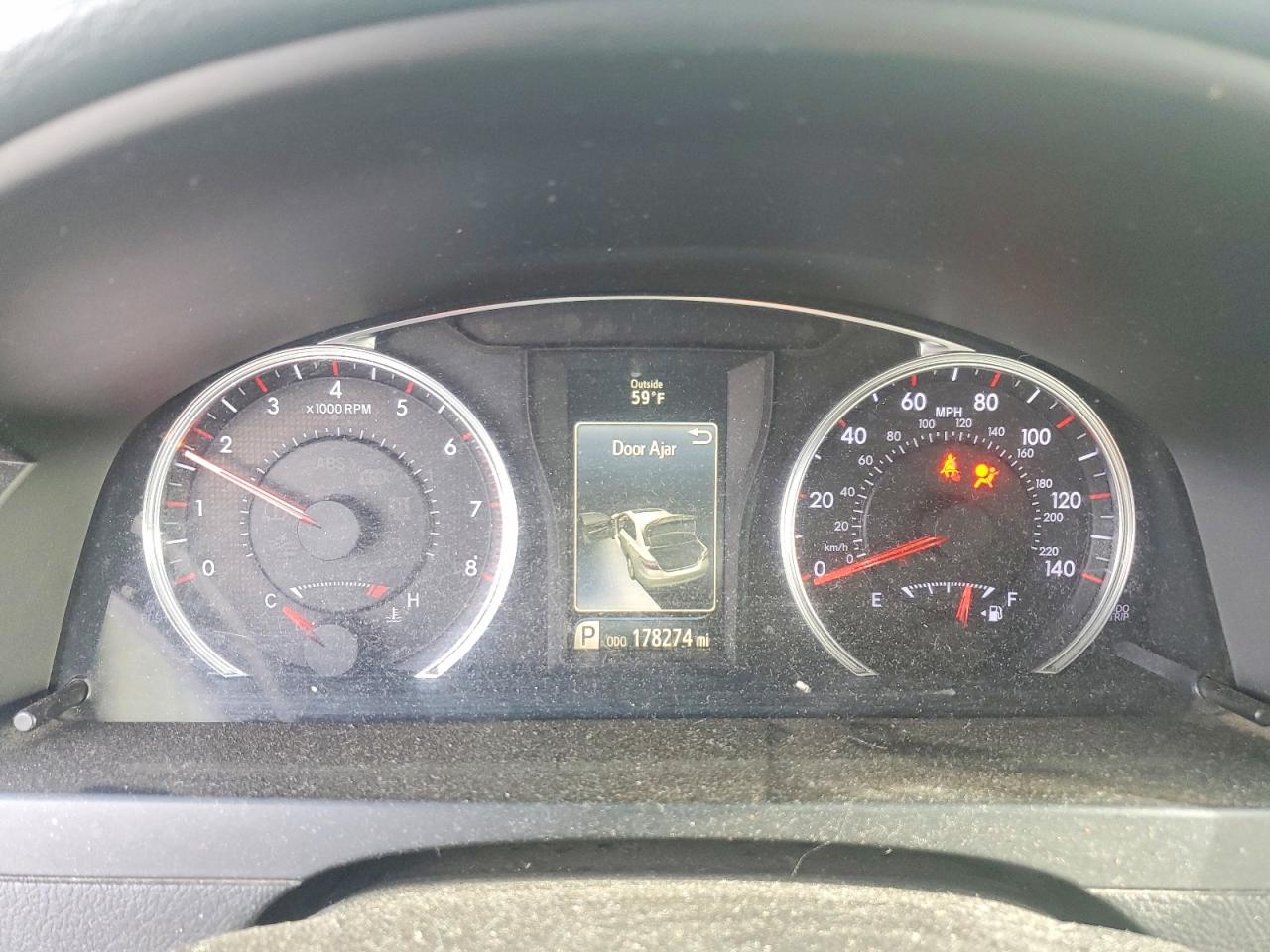2017 TOYOTA CAMRY LE photo 9