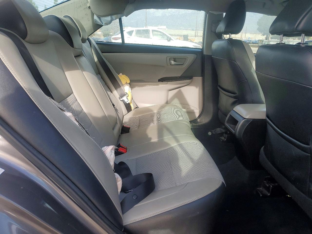 2017 TOYOTA CAMRY LE photo 10