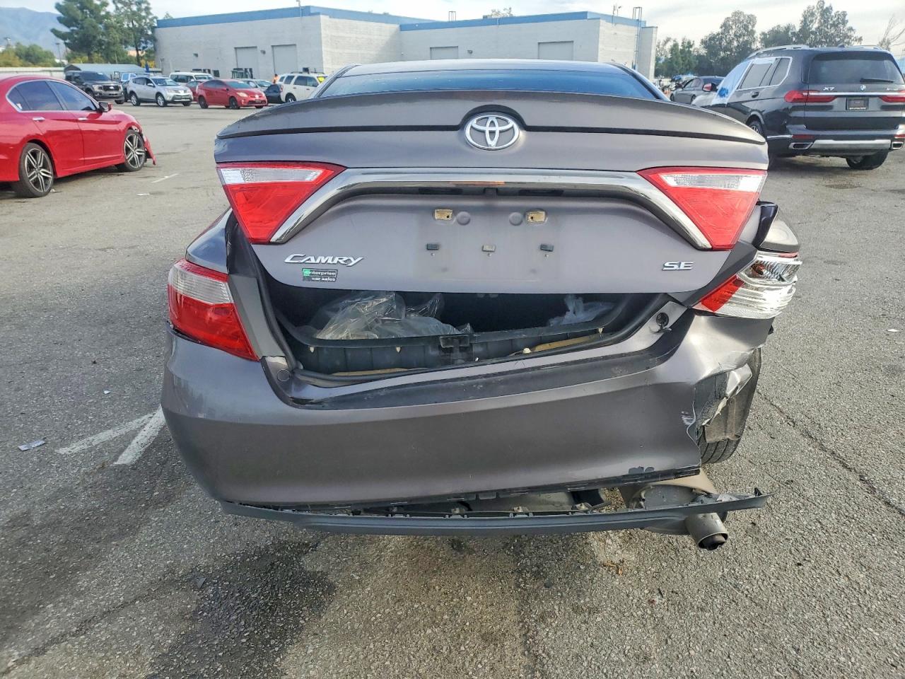 2017 TOYOTA CAMRY LE photo 6