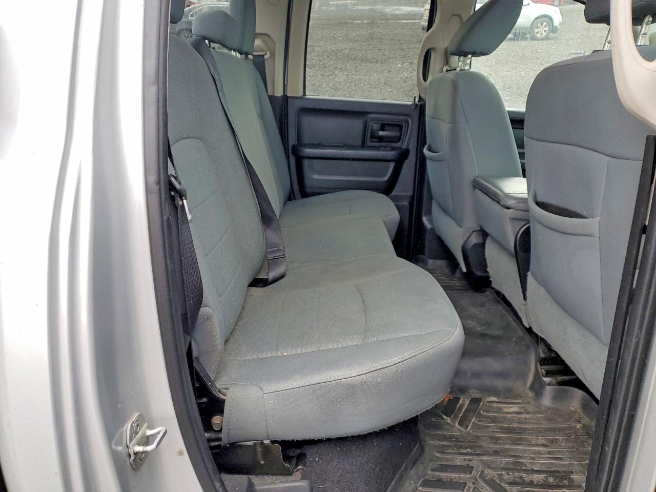 2013 RAM 1500 ST photo 10