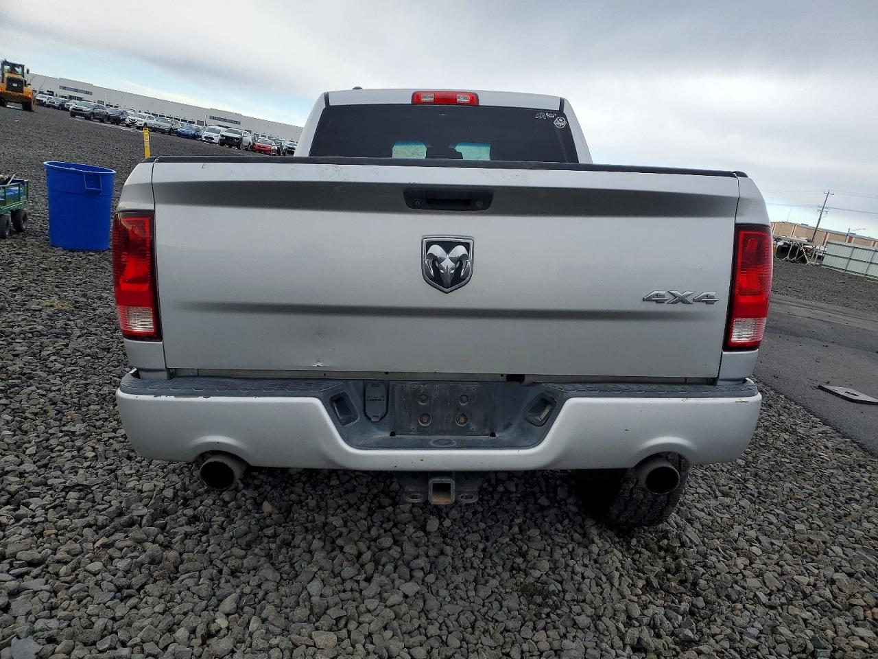 2013 RAM 1500 ST photo 6