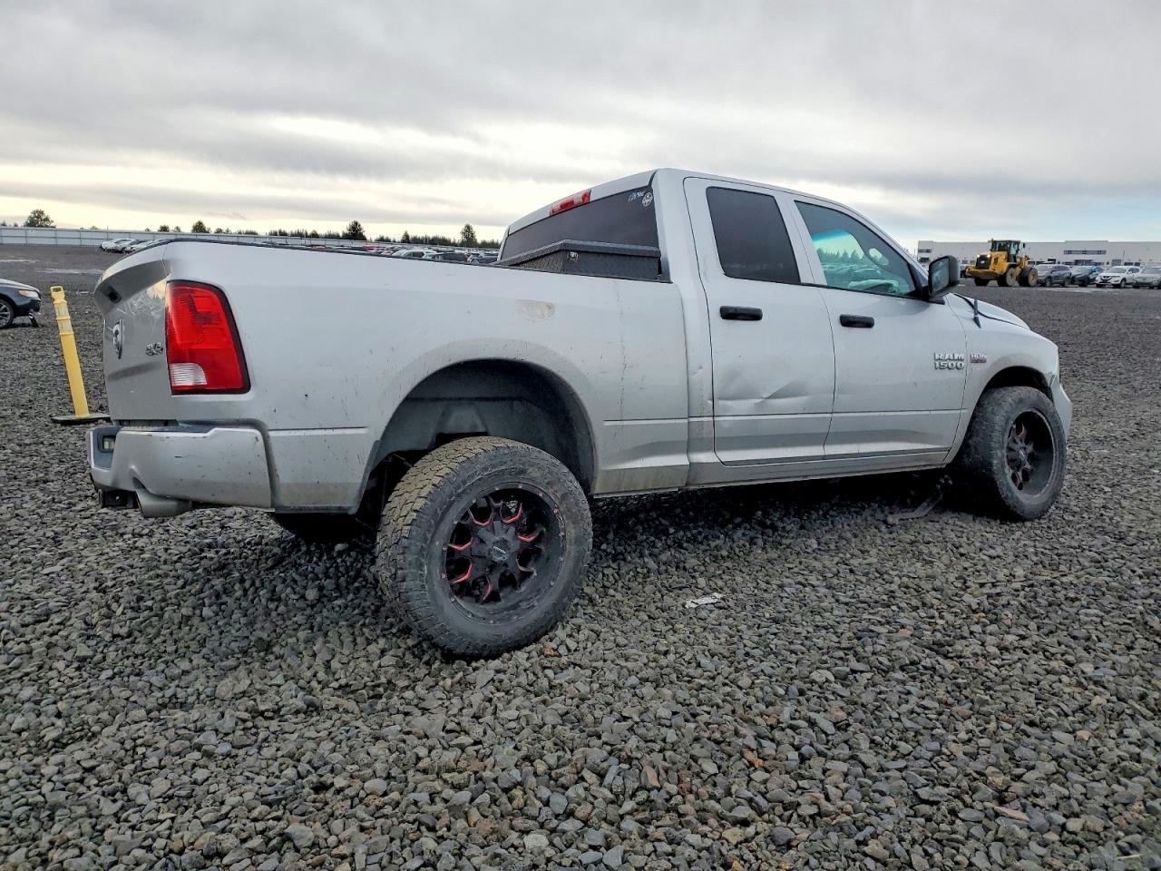 2013 RAM 1500 ST photo 3