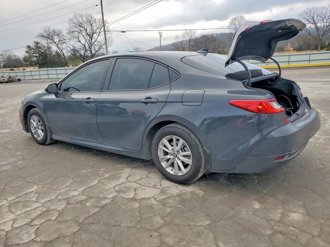 2025 TOYOTA CAMRY XSE photo 2