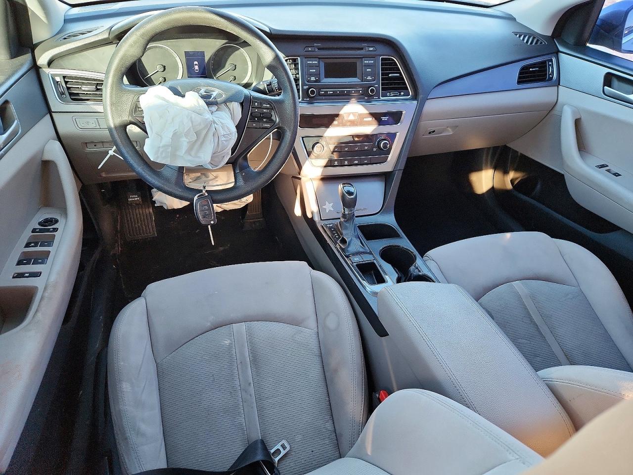2017 HYUNDAI SONATA BASE photo 22