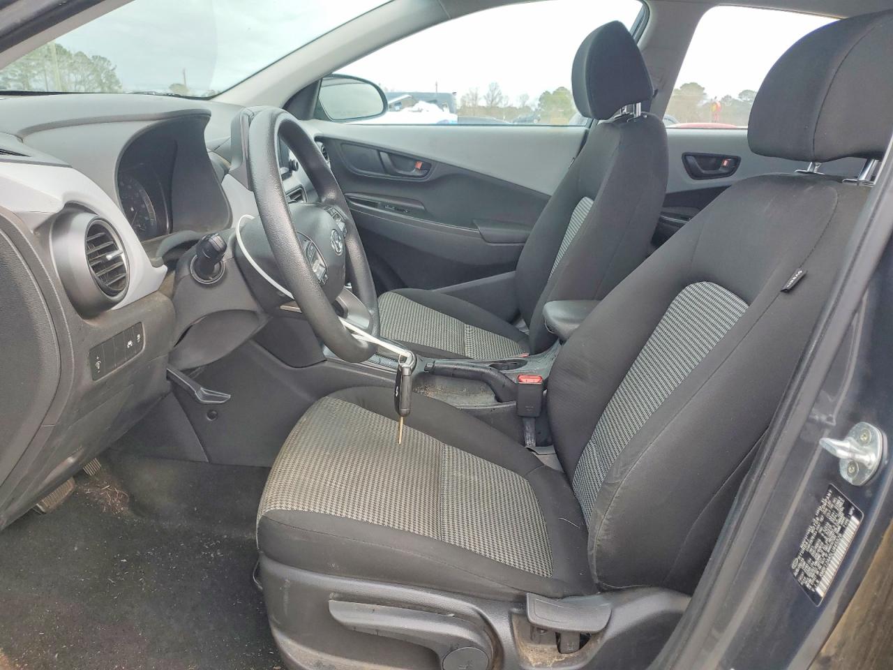 2020 HYUNDAI KONA SE photo 7