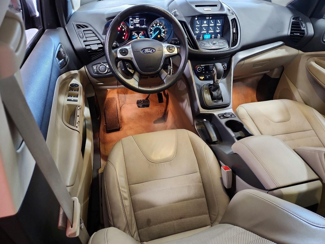2016 FORD ESCAPE SE photo 8