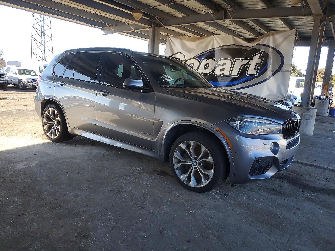 2016 BMW X5 XDRIVE50I photo 4