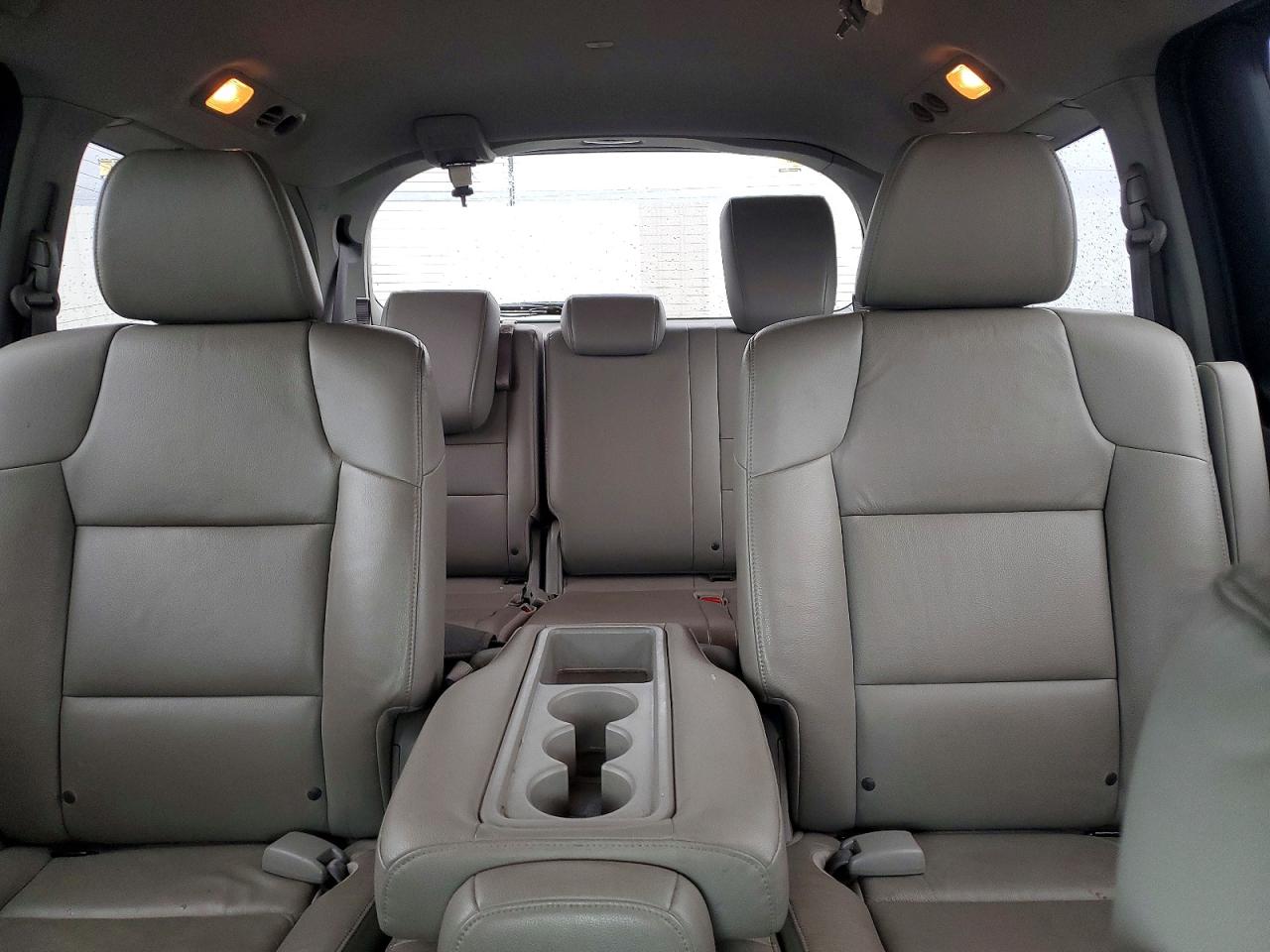 2016 HONDA ODYSSEY EXL photo 10
