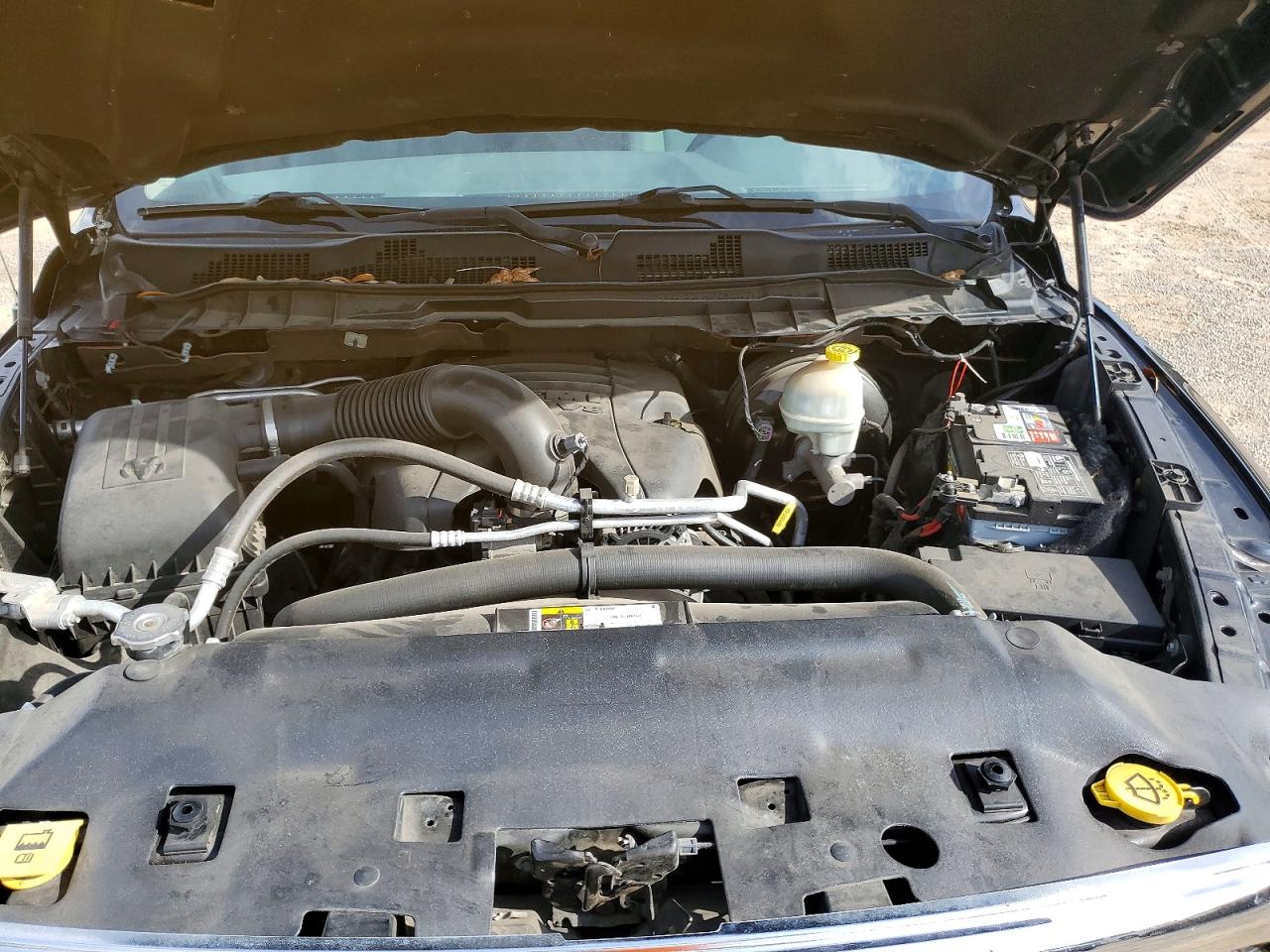 2016 RAM 1500 SLT photo 11
