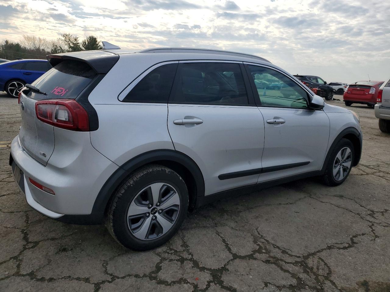 2018 KIA NIRO FE photo 3