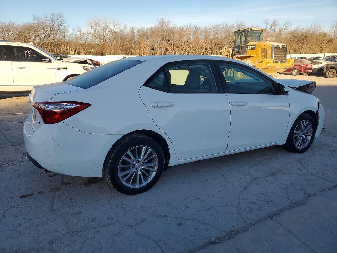 2014 TOYOTA COROLLA L photo 3