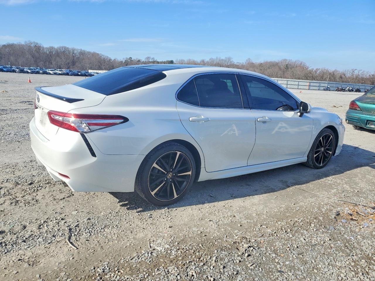 2020 TOYOTA CAMRY XSE photo 3