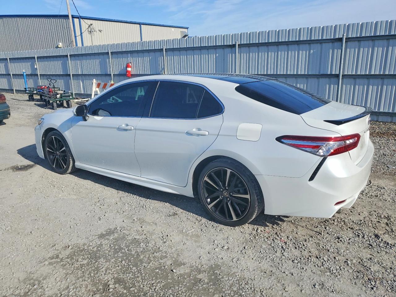 2020 TOYOTA CAMRY XSE photo 2