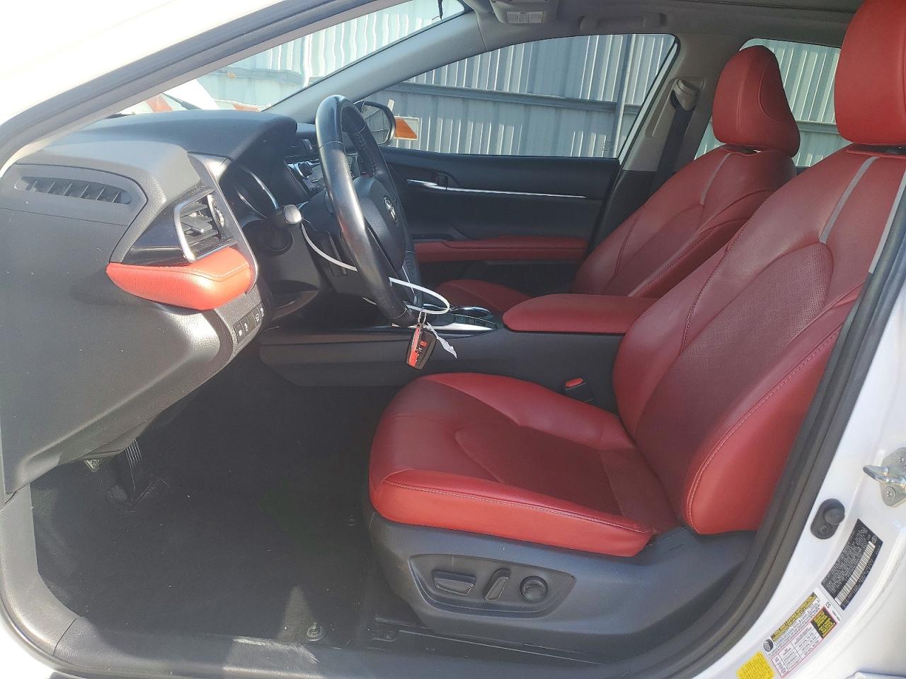 2020 TOYOTA CAMRY XSE photo 7