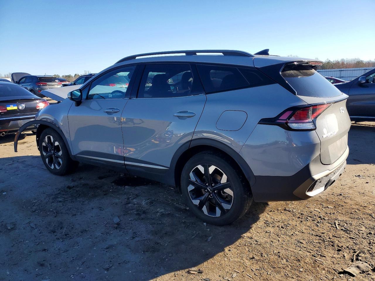 2023 KIA SPORTAGE X LINE photo 2