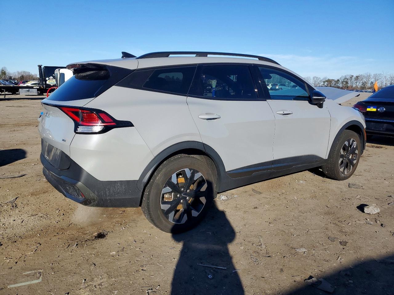 2023 KIA SPORTAGE X LINE photo 3