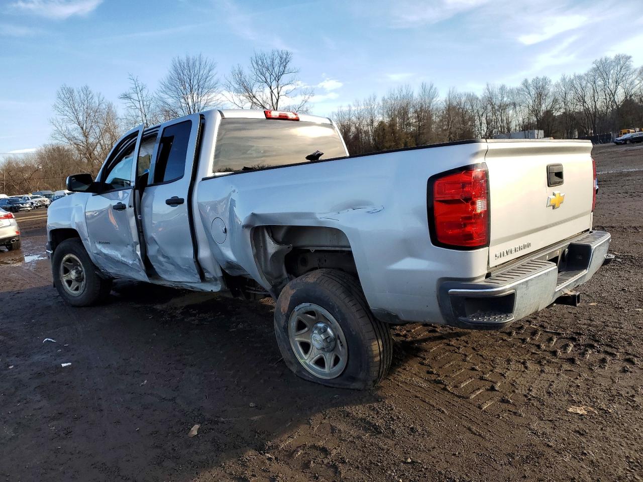 2015 CHEVROLET SILVERADO C1500 photo 2