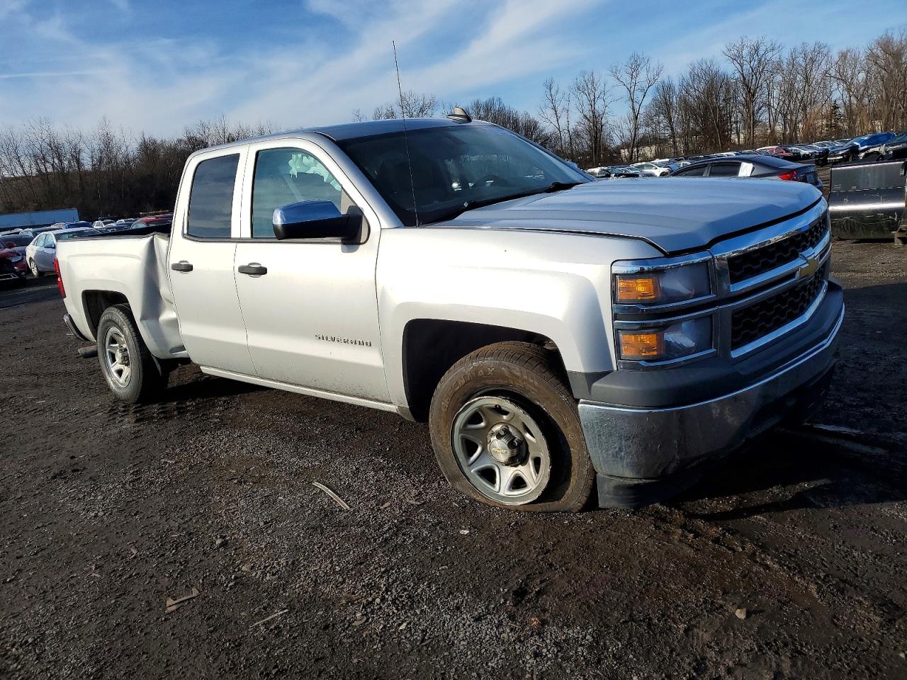 2015 CHEVROLET SILVERADO C1500 photo 4