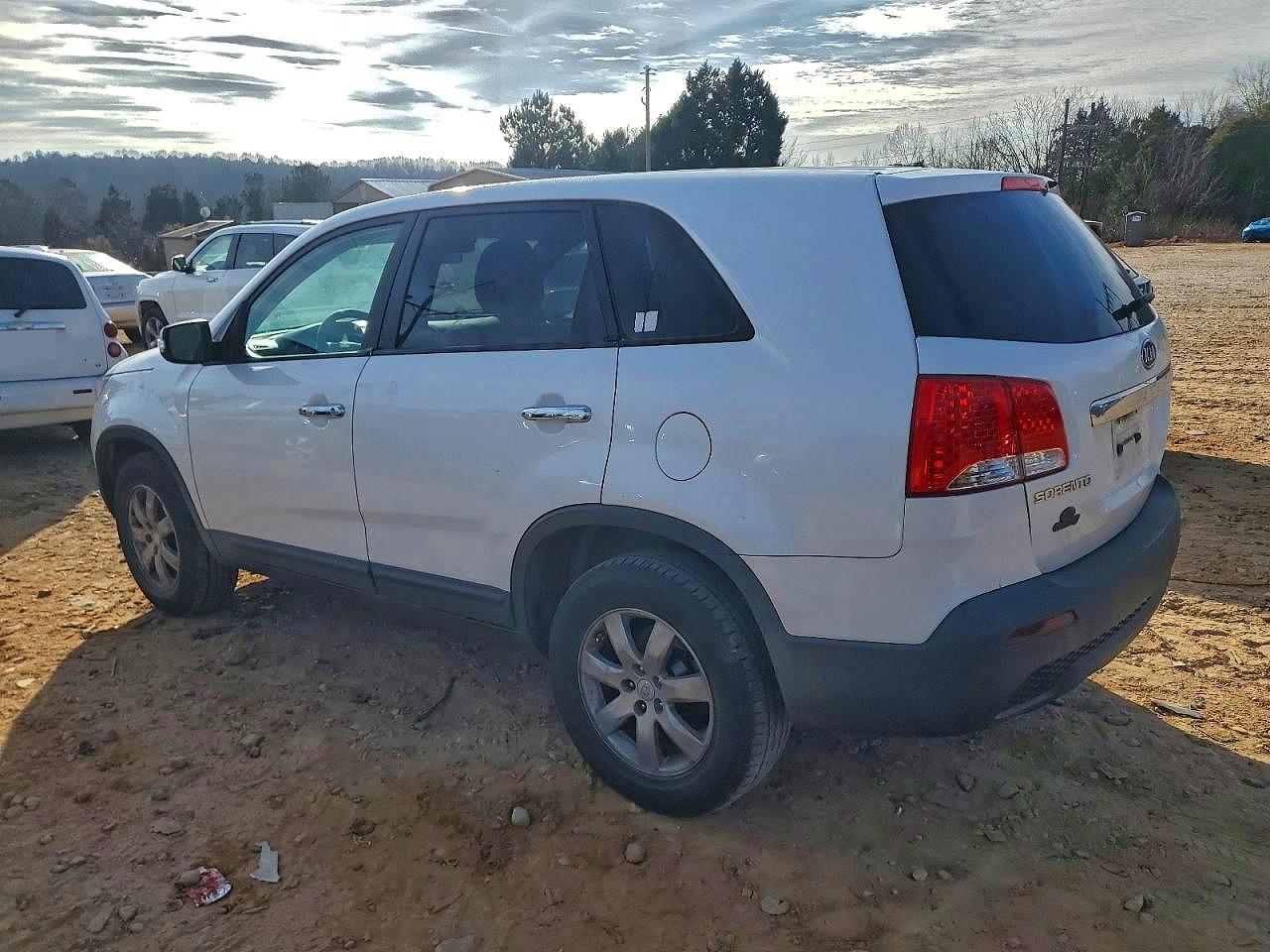 2011 KIA SORENTO BASE photo 2