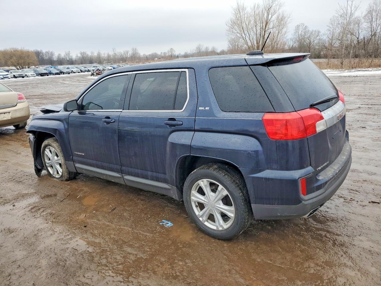 2017 GMC TERRAIN SLE photo 2