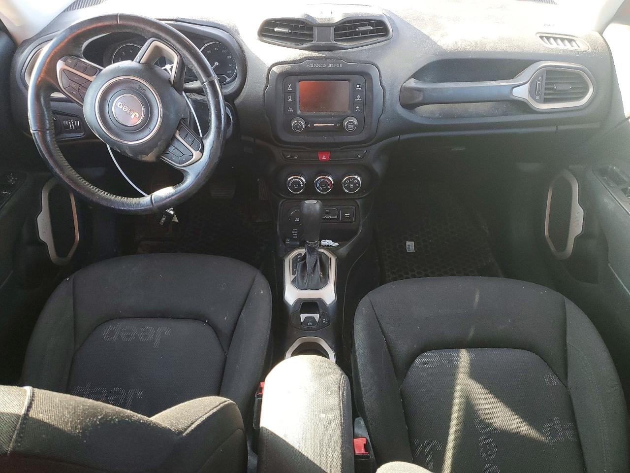 2017 JEEP RENEGADE LATITUDE photo 8
