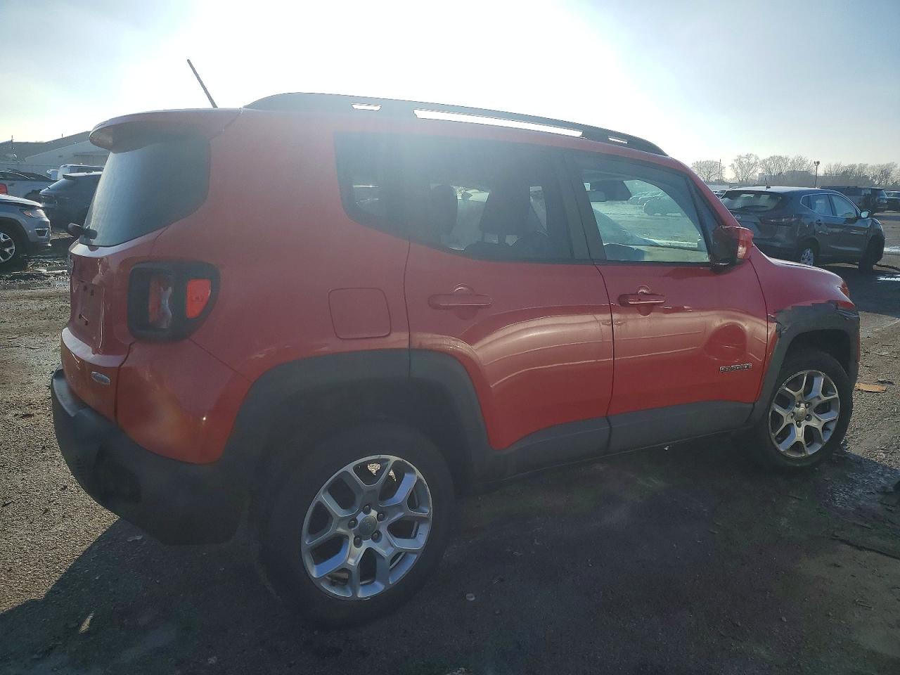 2017 JEEP RENEGADE LATITUDE photo 3