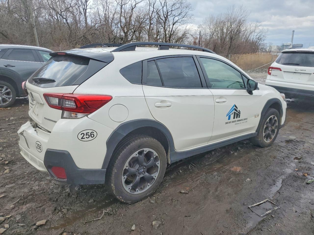 2021 SUBARU CROSSTREK photo 3