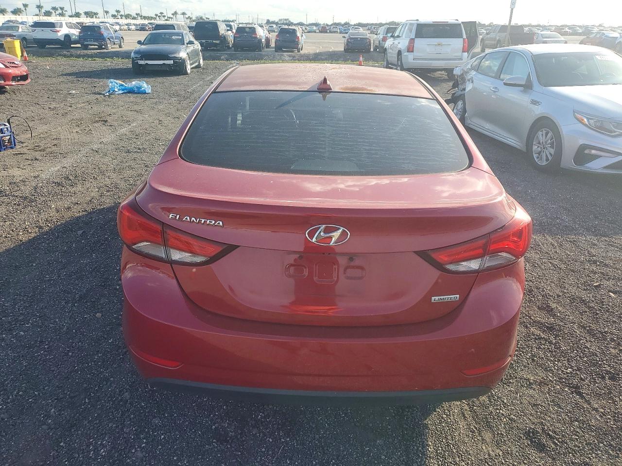 2015 HYUNDAI ELANTRA SE photo 6