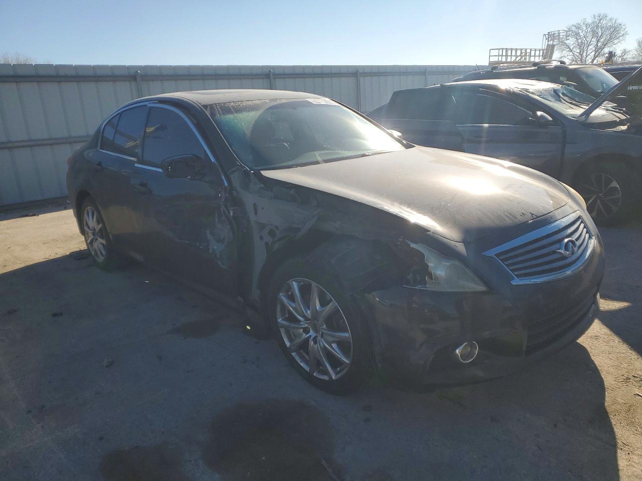 2012 INFINITI G37 photo 4