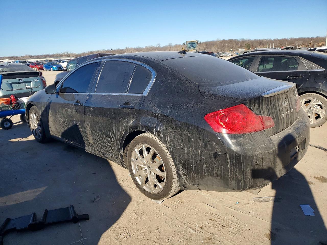 2012 INFINITI G37 photo 2
