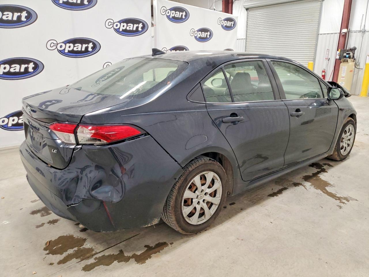 2021 TOYOTA COROLLA LE photo 3