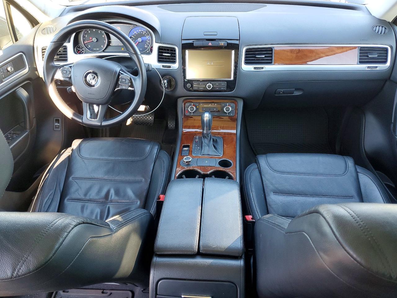 2012 VOLKSWAGEN TOUAREG V6 photo 8
