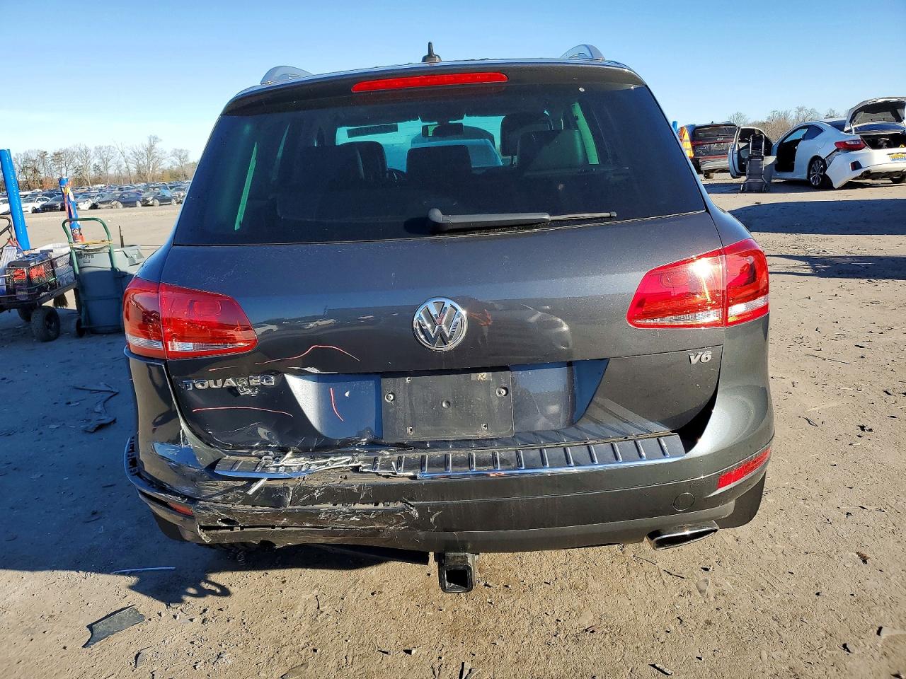 2012 VOLKSWAGEN TOUAREG V6 photo 6