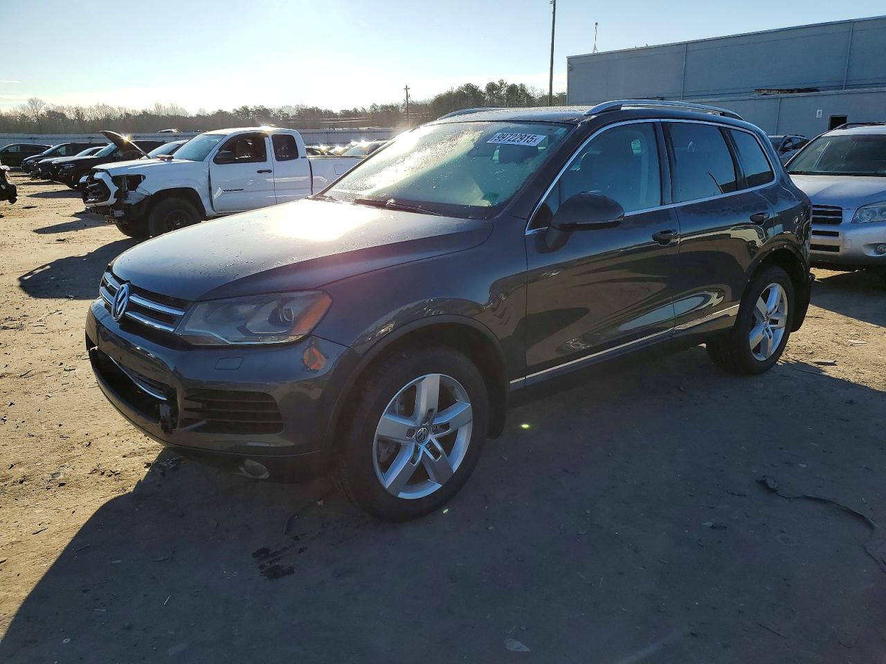 2012 VOLKSWAGEN TOUAREG