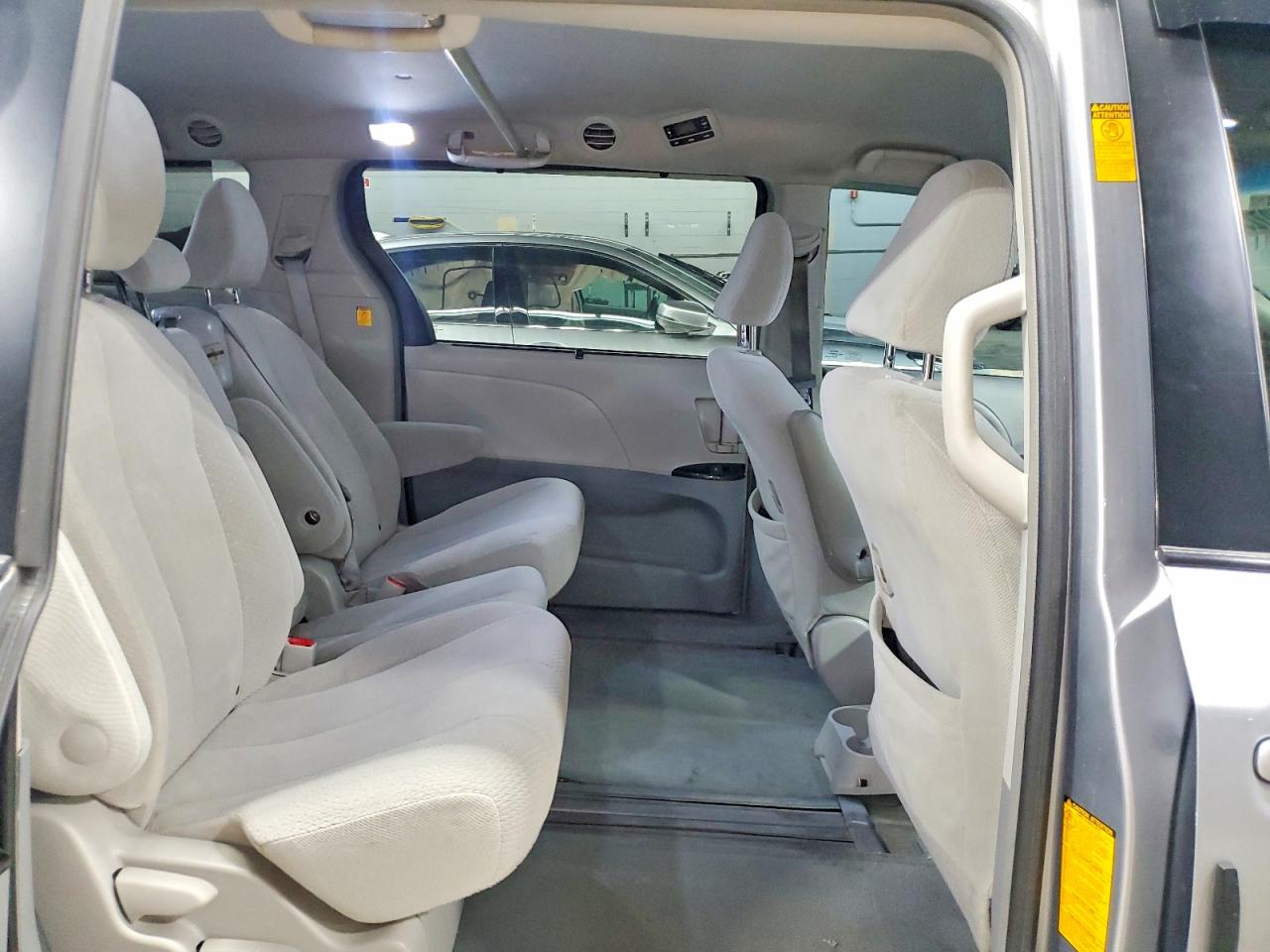 2013 TOYOTA SIENNA LE photo 11
