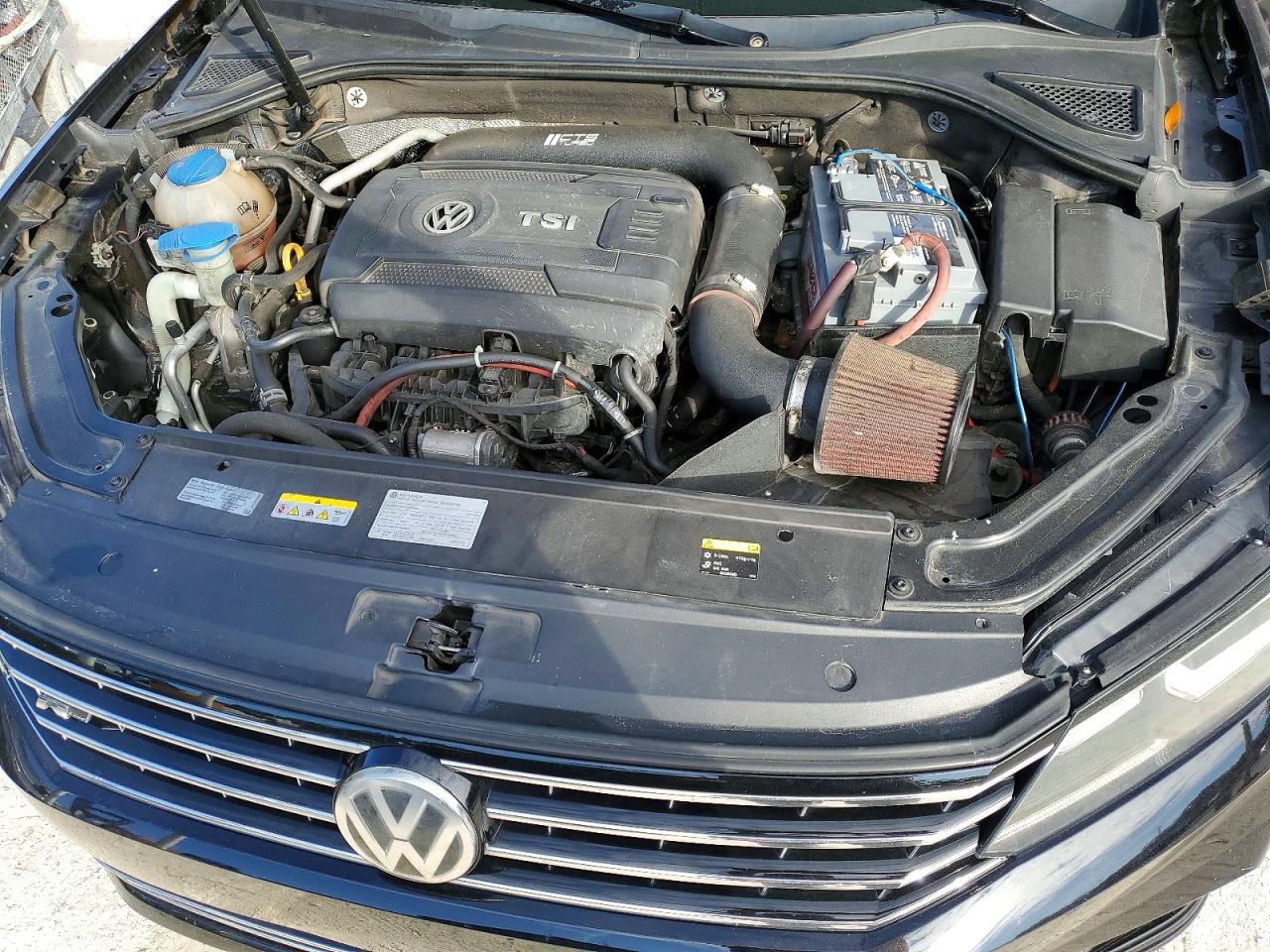 2017 VOLKSWAGEN PASSAT R-LINE photo 11
