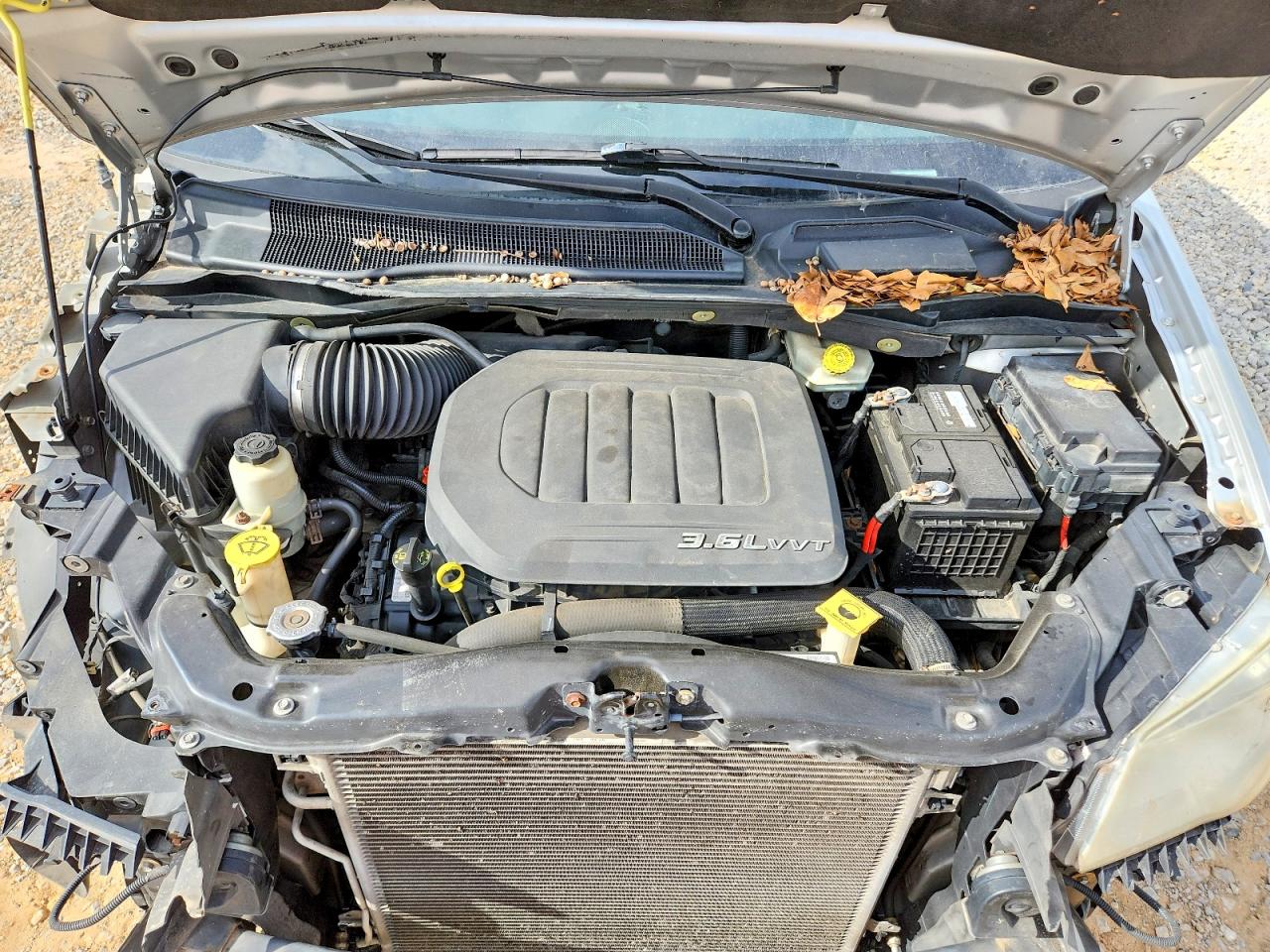 2012 CHRYSLER TOWN & COUNTRY TOURING photo 12